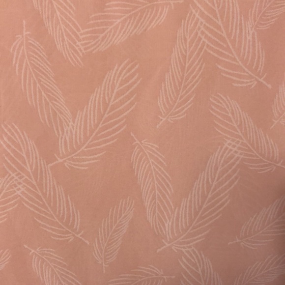 🎉HP🎉 Torrid sheer pink sharkbite top, size 0X. - Picture 5 of 6